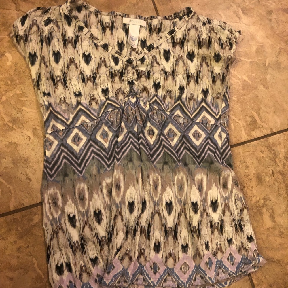 Liz Wear Multi Color short sleeve blouse